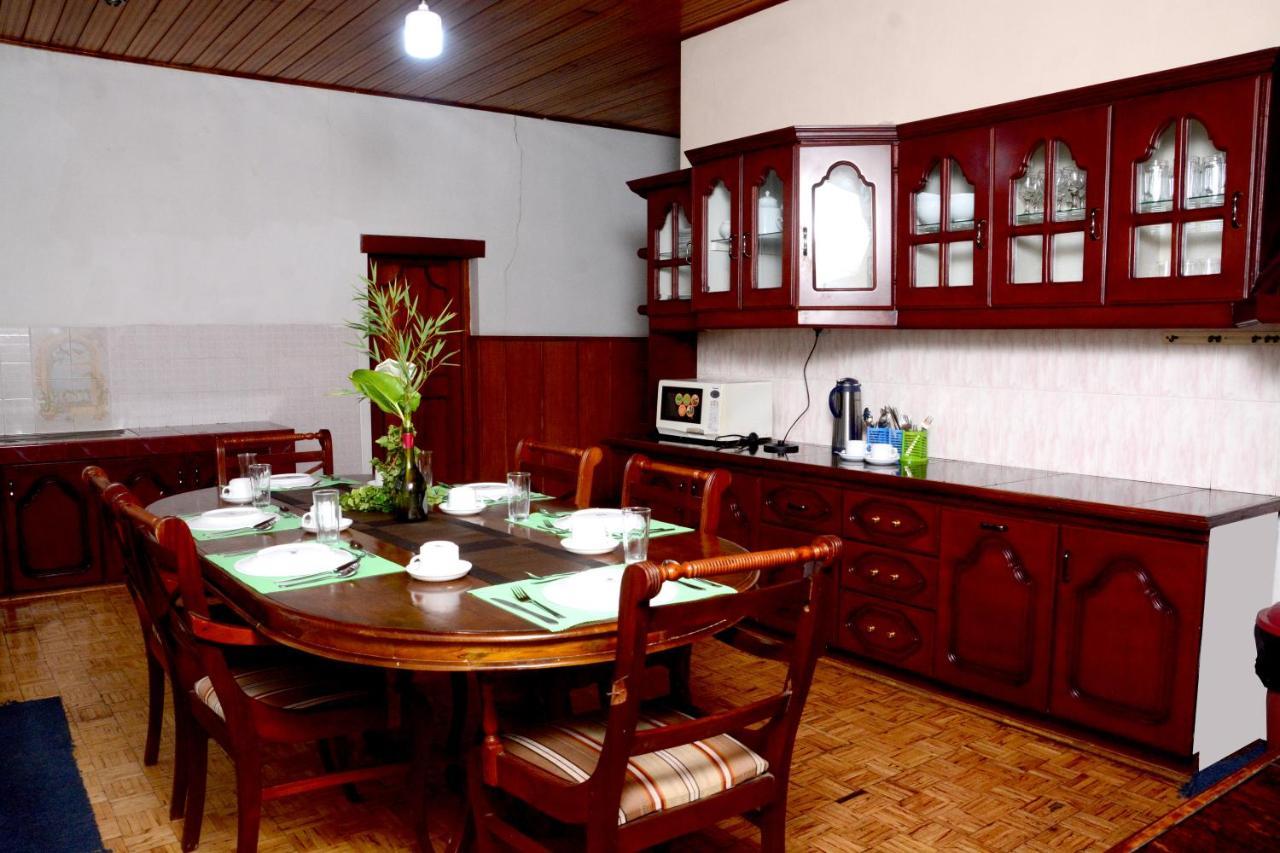 The West Gate Bungalow Bed and Breakfast Nuwara Eliya Buitenkant foto