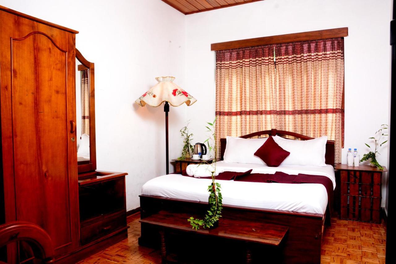 The West Gate Bungalow Bed and Breakfast Nuwara Eliya Buitenkant foto